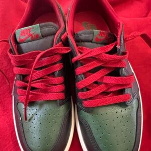 Nike Women's Red and Green Sneakers